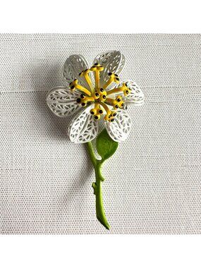 1960s White Enamel Openwork Flower Brooch Yellow Stamens 3"